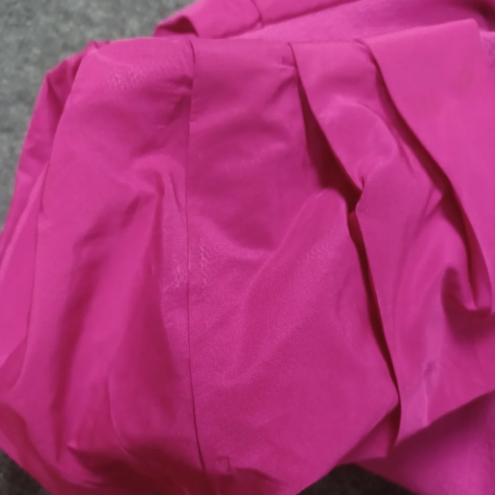 Rebecca Vallance Cupid's Bow Mixed Media Crepe & Taffeta Dress Barbiecore Size 2 - Picture 11 of 14